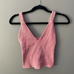 Cropped pink tank top